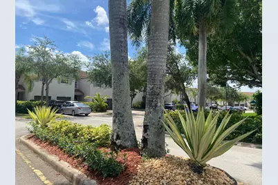8214 Prestige Commons Drive #8214, Tamarac, FL 33321 - Photo 4