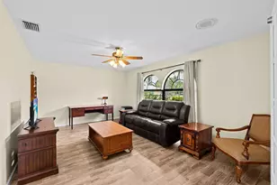 1707 Primrose Ln, Wellington, FL 33414 - Photo 8
