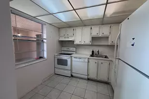 1015 Country Club Dr, Margate, FL 33063 - Photo 10
