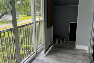 12750 SW 4th Ct, Pembroke Pines, FL 33027 - Photo 32