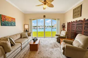 15 Harbour Isle Dr W, Fort Pierce, FL 34949 - Photo 1