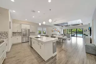 8720 E Baypoint Cir, Parkland, FL 33076 - Photo 14