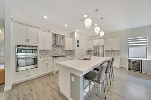 8720 E Baypoint Cir, Parkland, FL 33076 - Photo 10