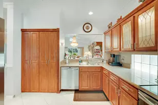 6272 Harbour Club Dr, Lake Worth, FL 33467 - Photo 6