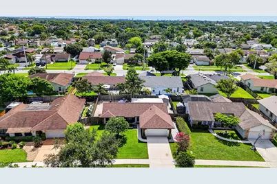 294 NW 42nd Way, Deerfield Beach, FL 33442 - Photo 32