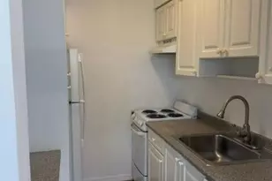 1911 NE 8th Ct, Fort Lauderdale, FL 33304 - Photo 2