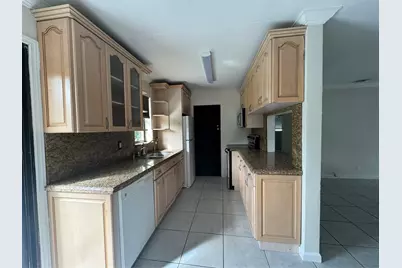 6101 NW 18th Street, Margate, FL 33063 - Photo 10