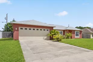 2472 SW Page Cir, Port Saint Lucie, FL 34953 - Photo 4