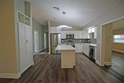 271 Naylor NE, Palm Bay, FL 32907 - Photo 4