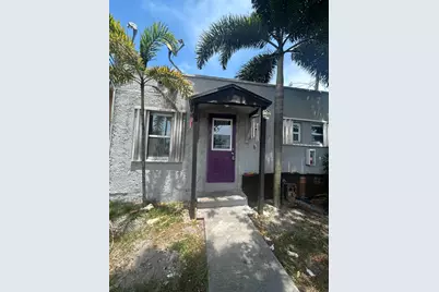 25 SW 10th Street #8, Dania Beach, FL 33004 - Photo 1