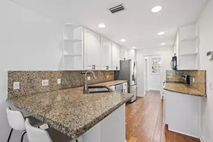 442 Capistrano Dr, Palm Beach Gardens, FL 33410 - Photo 2