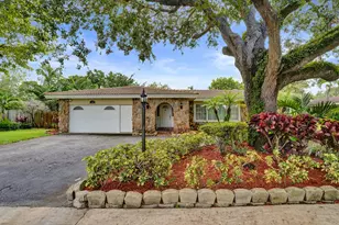 1040 SW 75th Ave, Plantation, FL 33317 - Photo 4