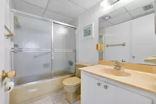 7807 Golf Cir Dr, Margate, FL 33063 - Photo 16