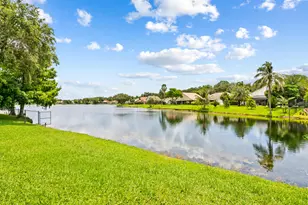 1750 W Oak Knoll Cir, Davie, FL 33324 - Photo 10