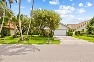 1750 W Oak Knoll Cir, Davie, FL 33324 - Photo 6