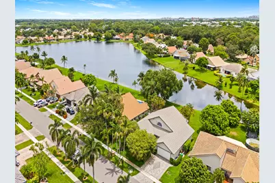 1750 W Oak Knoll Circle, Davie, FL 33324 - Photo 2