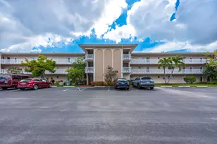 2615 Garden Dr N, Lake Worth, FL 33461 - Photo 2