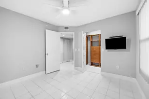 550 SW 137th Ave, Pembroke Pines, FL 33027 - Photo 22