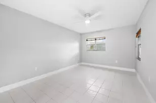 550 SW 137th Ave, Pembroke Pines, FL 33027 - Photo 18