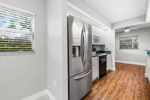 550 SW 137th Ave, Pembroke Pines, FL 33027 - Photo 8