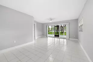550 SW 137th Ave, Pembroke Pines, FL 33027 - Photo 1