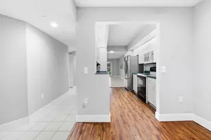 550 SW 137th Ave, Pembroke Pines, FL 33027 - Photo 16