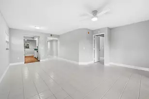 550 SW 137th Ave, Pembroke Pines, FL 33027 - Photo 6
