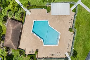 550 SW 137th Ave, Pembroke Pines, FL 33027 - Photo 32