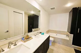 488 NE 18th St, Miami, FL 33132 - Photo 10