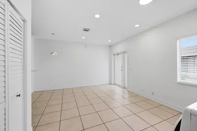 911 NE 12th Avenue, Pompano Beach, FL 33060 - Photo 10