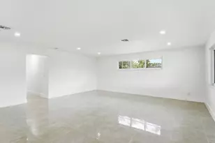 21020 Highland Lakes Blvd, Miami, FL 33179 - Photo 4