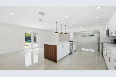 21020 Highland Lakes Boulevard, Miami, FL 33179 - Photo 14