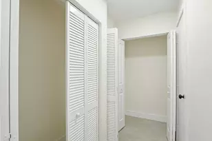 21020 Highland Lakes Blvd, Miami, FL 33179 - Photo 36