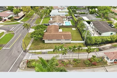 21020 Highland Lakes Boulevard, Miami, FL 33179 - Photo 54