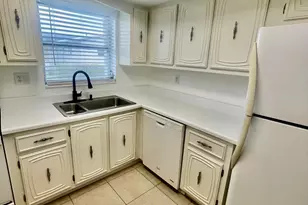 2521 Emory Dr W, West Palm Beach, FL 33415 - Photo 8