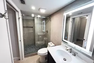 235 City View Dr, Fort Lauderdale, FL 33311 - Photo 8
