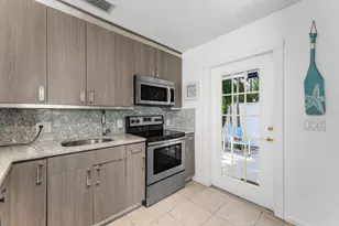 334 NE 7th Ave, Delray Beach, FL 33483 - Photo 10