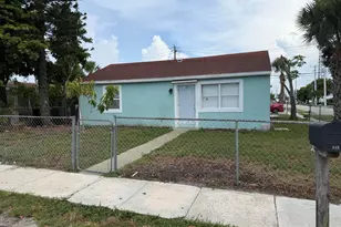 442 Winters St, West Palm Beach, FL 33405 - Photo 2