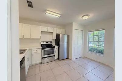 910 Summit Lake Drive, West Palm Beach, FL 33406 - Photo 8