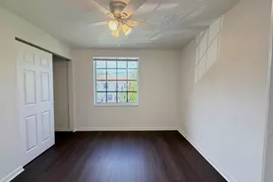 910 Summit Lake Dr, West Palm Beach, FL 33406 - Photo 16
