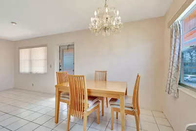 332 Sheffield N, West Palm Beach, FL 33417 - Photo 4