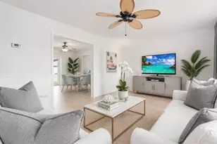 772 SE Thornhill Dr, Port Saint Lucie, FL 34983 - Photo 2