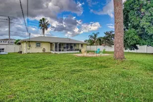 772 SE Thornhill Dr, Port Saint Lucie, FL 34983 - Photo 12