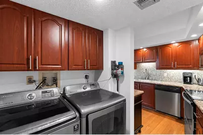 625 Oaks Drive #405, Pompano Beach, FL 33069 - Photo 12