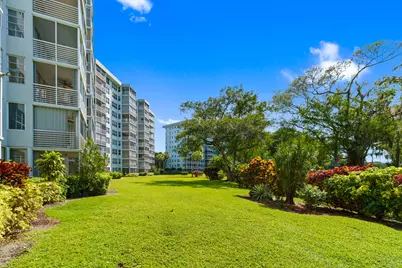 625 Oaks Drive #405, Pompano Beach, FL 33069 - Photo 52