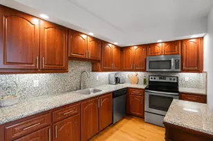 625 Oaks Dr, Pompano Beach, FL 33069 - Photo 2