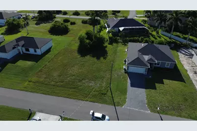 2012 NW 24th Place, Cape Coral, FL 33993 - Photo 4