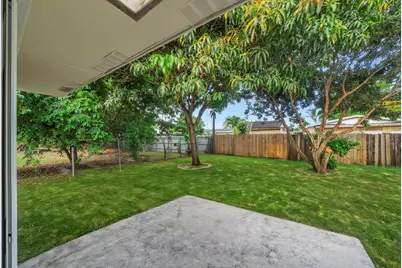 301 N 65th Way, Hollywood, FL 33024 - Photo 16