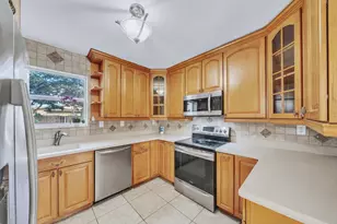 301 N 65th Way, Hollywood, FL 33024 - Photo 1