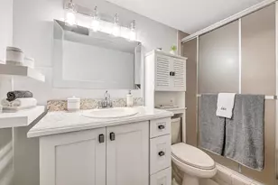 216 Lake Dora Dr, West Palm Beach, FL 33411 - Photo 18